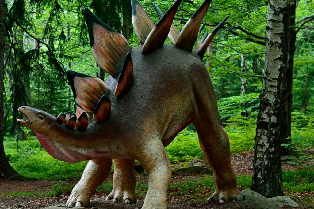 Estegosaurio: El Dinosaurio que tenía el cerebro más pequeño